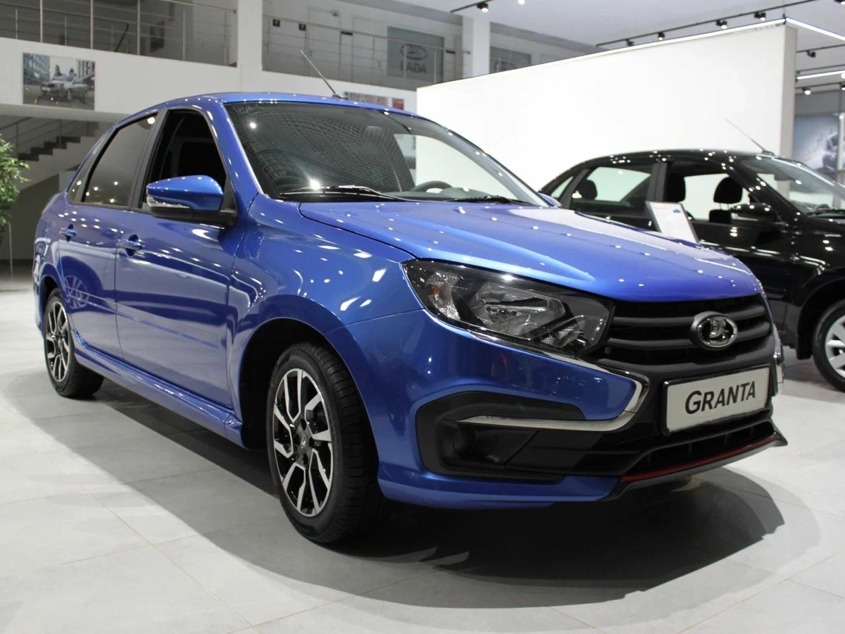Lada Granta Drive Active купить по цене от 950 900 рублей